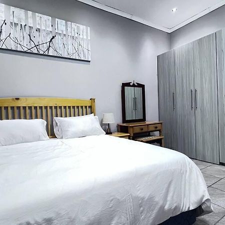 Luxury Room In The Heart Of Sw5 Vanderbijlpark Zewnętrze zdjęcie