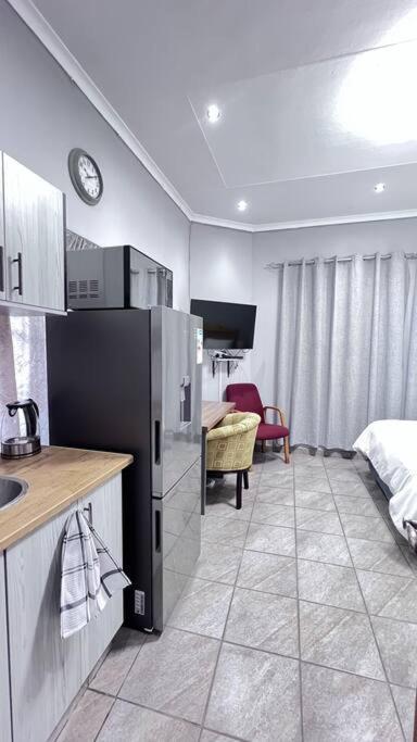 Luxury Room In The Heart Of Sw5 Vanderbijlpark Zewnętrze zdjęcie